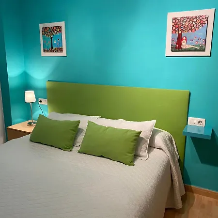 Alcaniz, Ana Apartment
