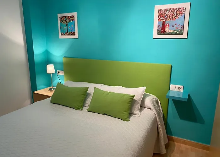 Alcaniz, Ana Apartment